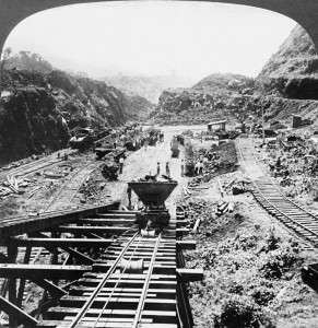 Panama_Canal_under_construction,_1907