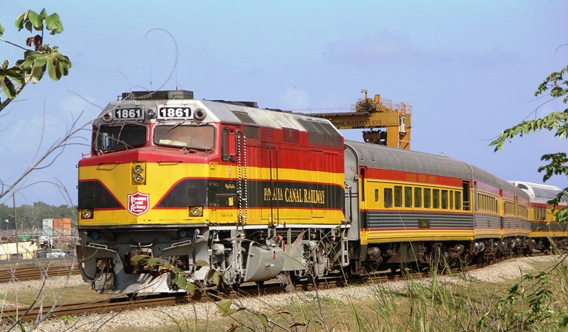 Panama_Canal rail